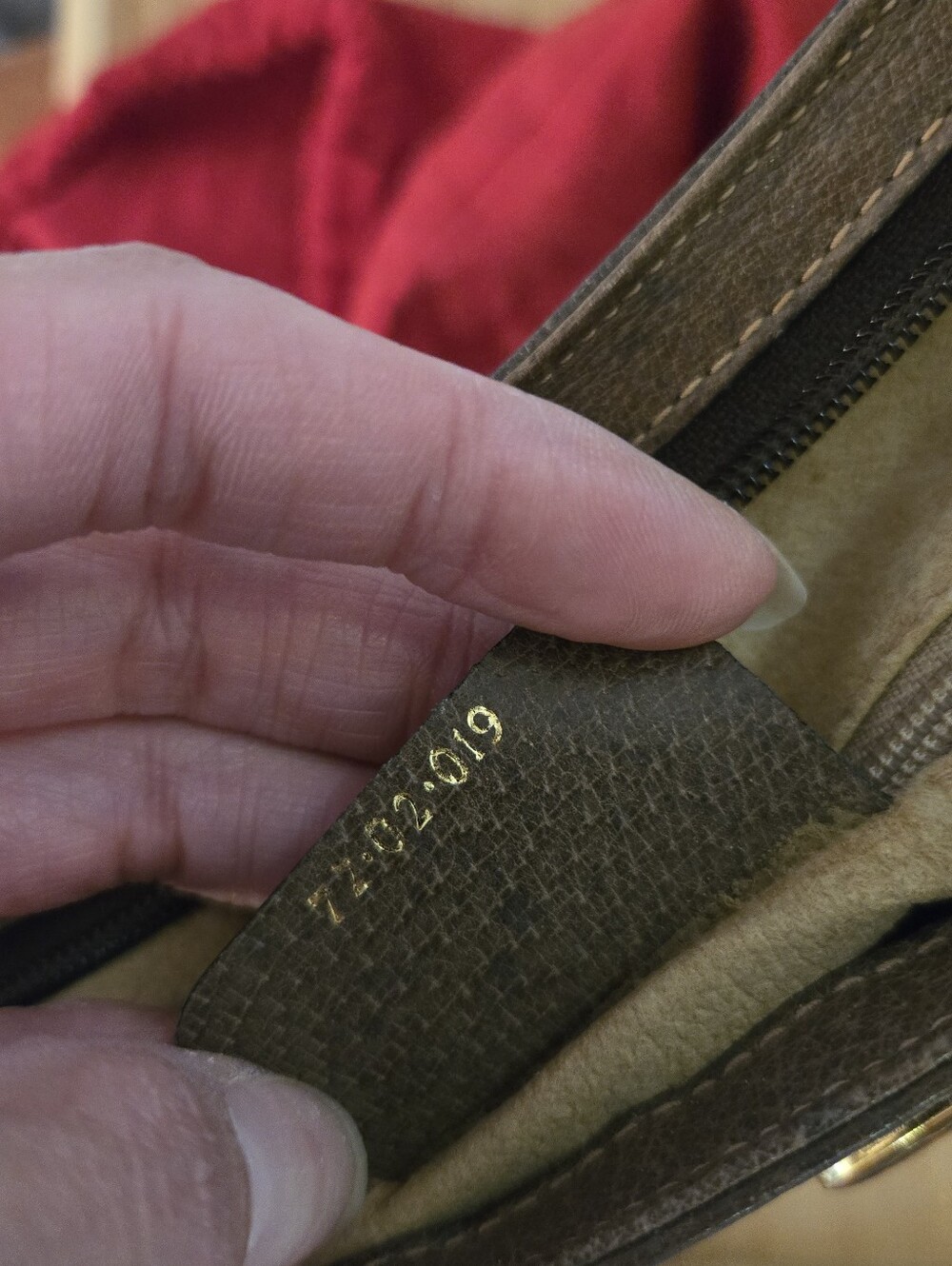 Vintage Gucci Beige GG Canvas Shoulder Bag with Brown Trim and Red/Green Web - Picture 8 of 9